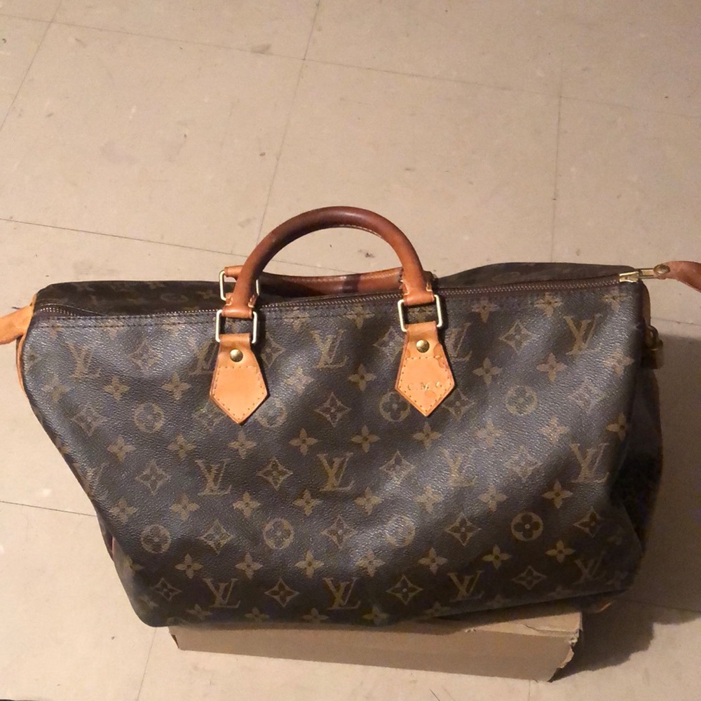 Louis V 40 speedy bag